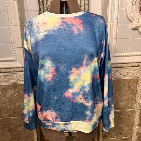Unbranded. Size XL. Watercolor print. Pullover. Stretch Light Weight. B95 - Picture 4 of 4